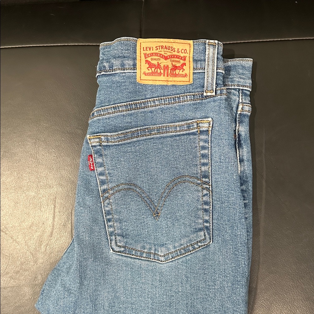 Levi's straight wedgie style